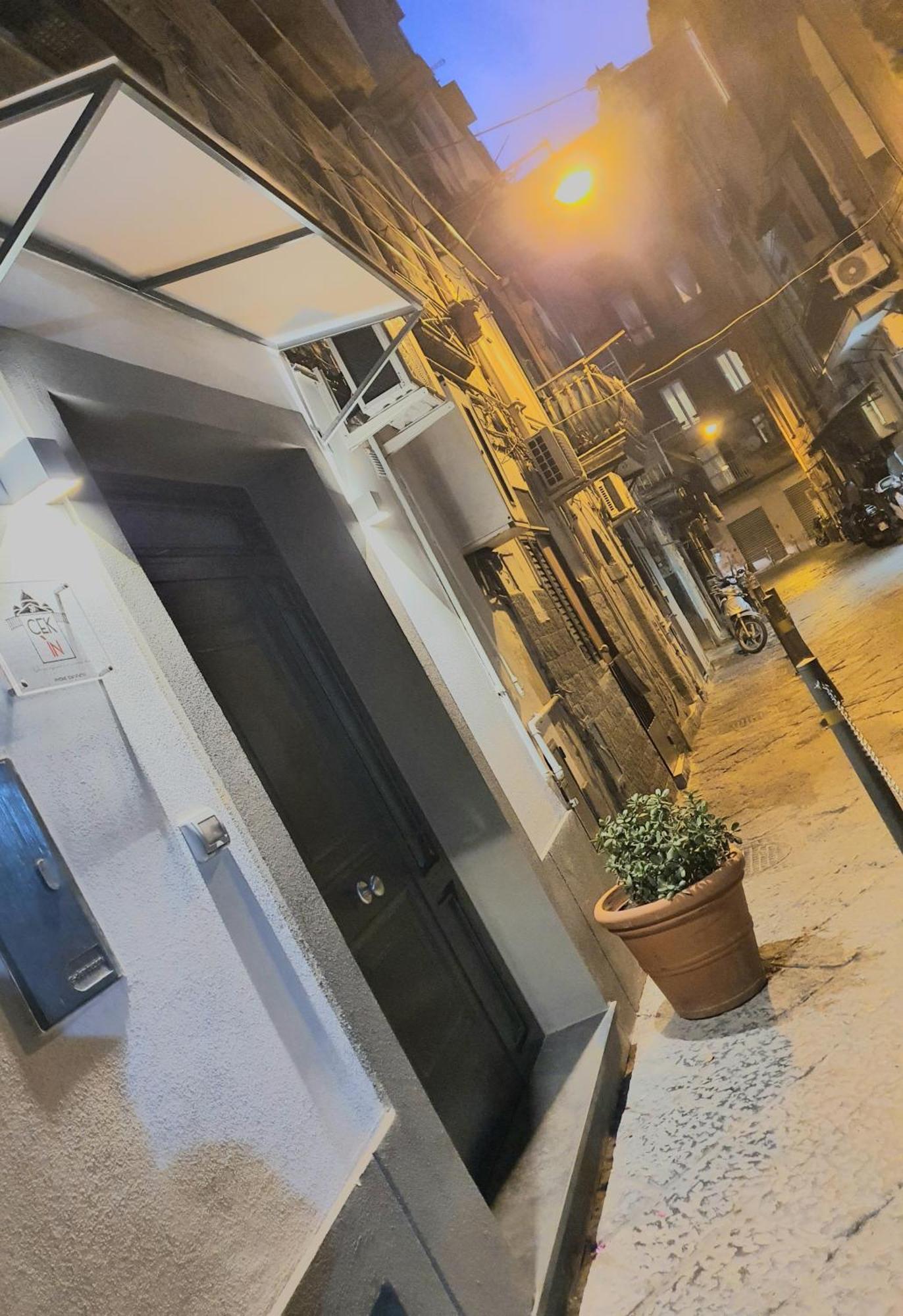 Cekin39 Apartment Naples Bilik gambar